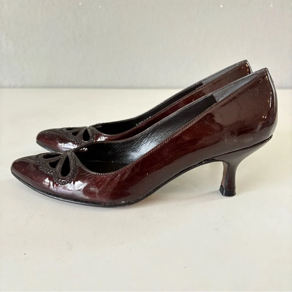 Stuart Weitzman Dark Burgundy Red Patent Leather Pump Kitten Heel Womens Size 5 - Image 2