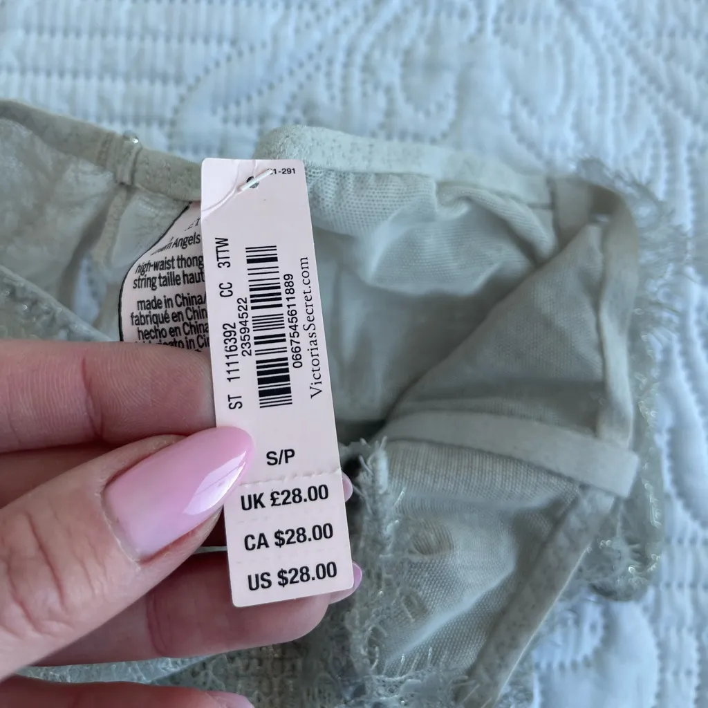 NWT Victoria's Secret DREAM ANGELS 32D  GOLD FOIL BRA SET WITH THONGS S - Image 9