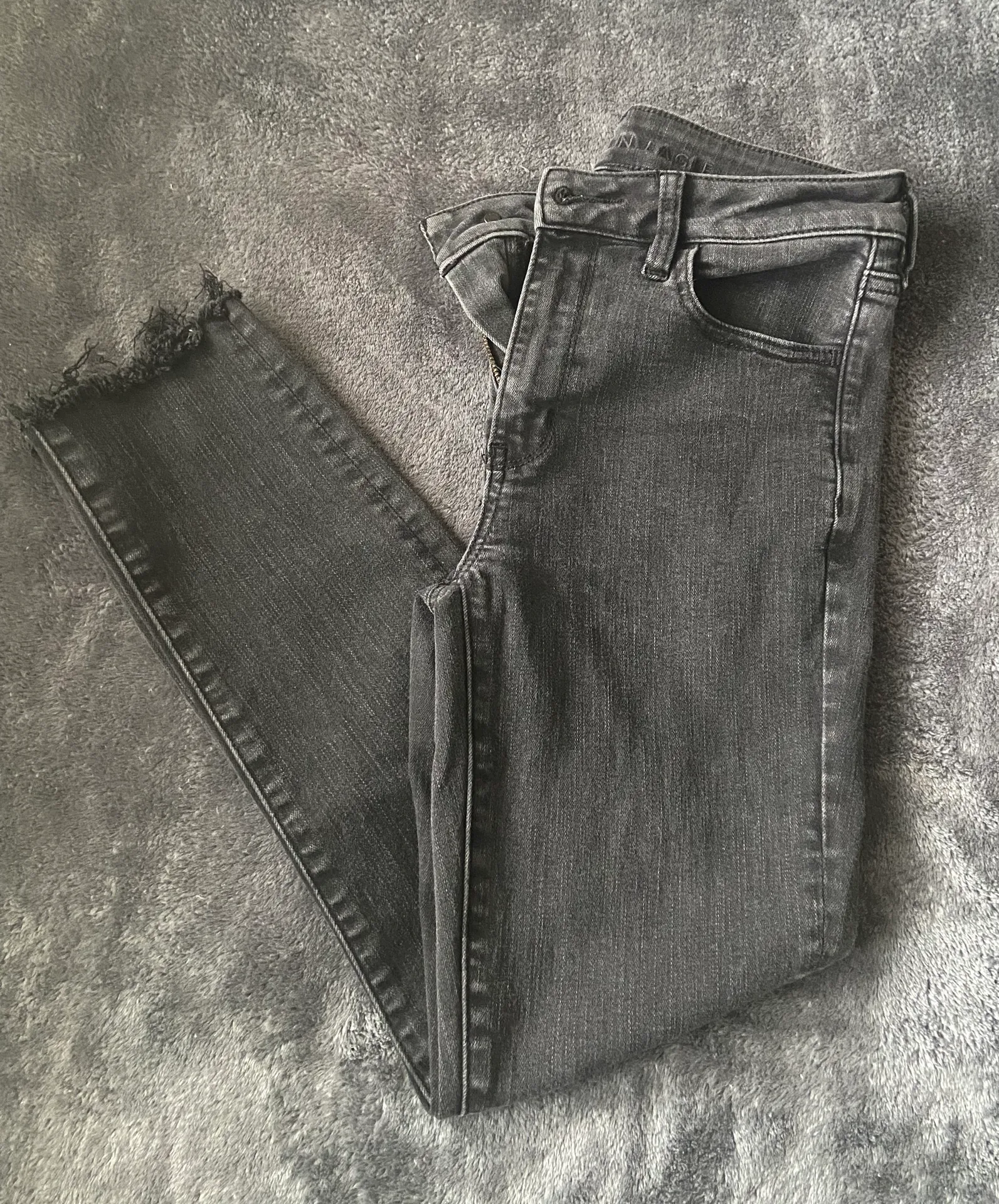 American Eagle Black Distressed Jeans - Image 3