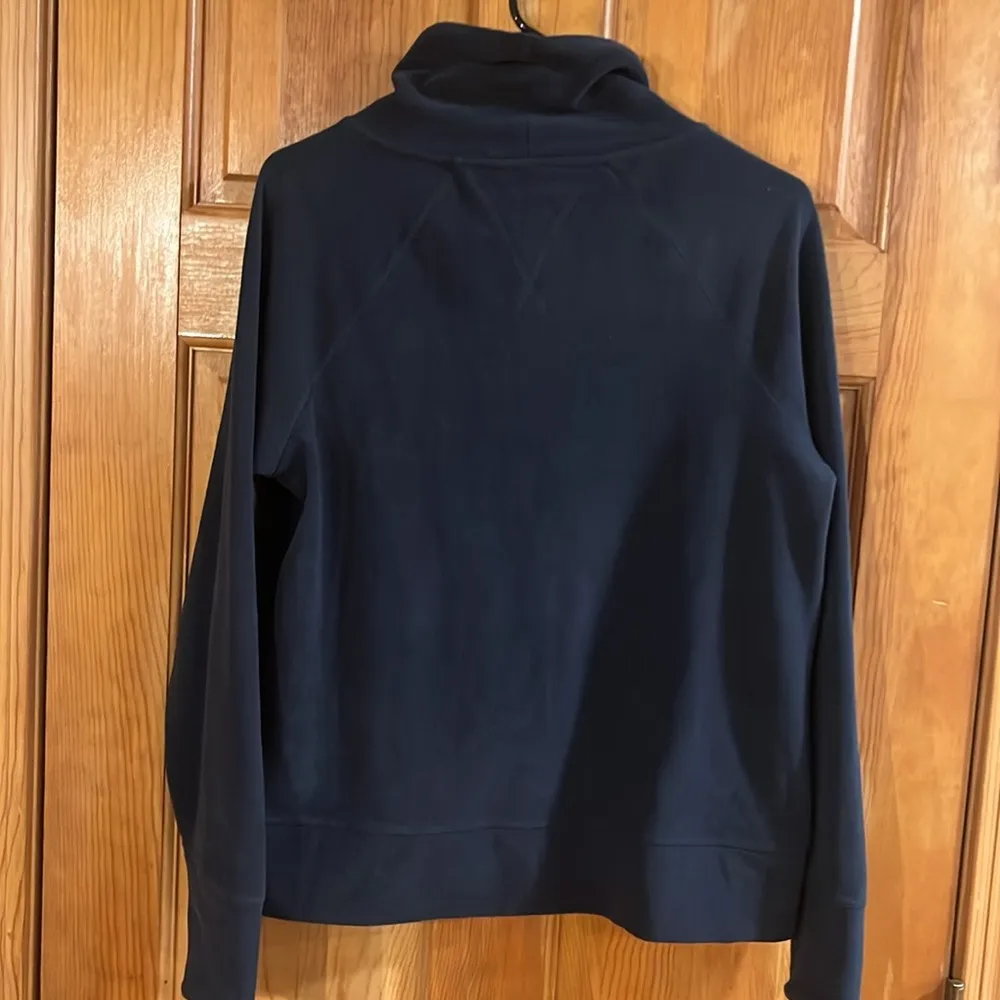 Tommy Hilfiger sport women’s fleece top size small. - Image 4