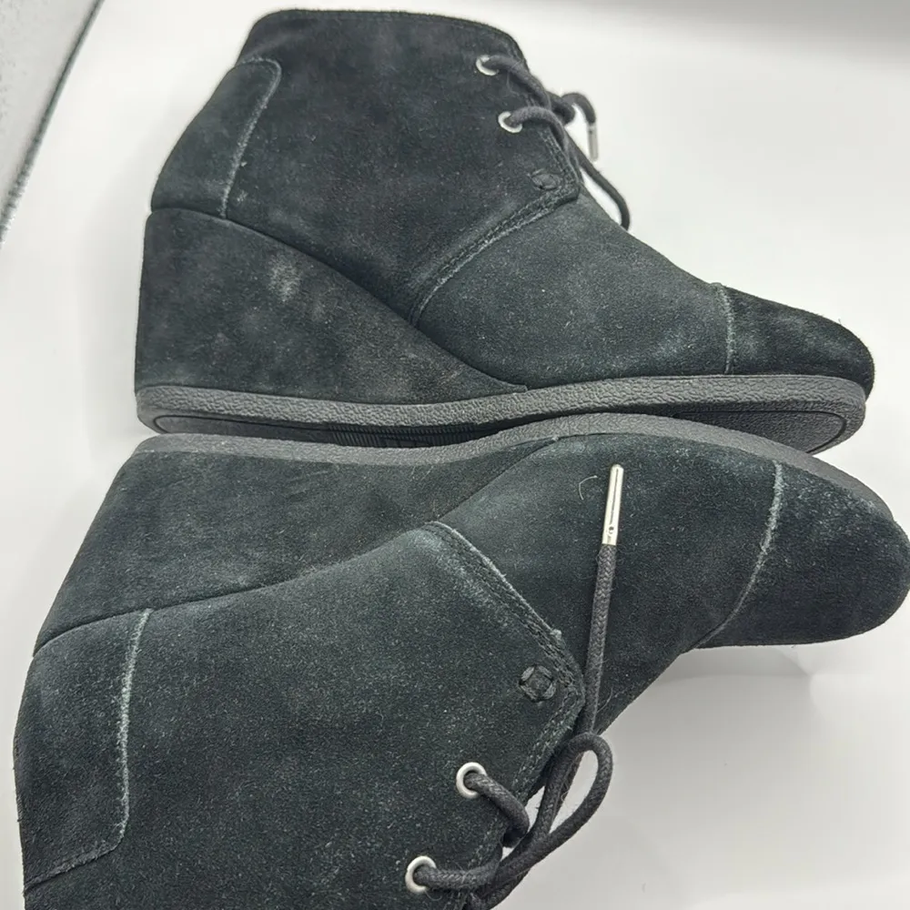 TOMS Women's Black Suede Desert Wedges Size 7 - Image 14