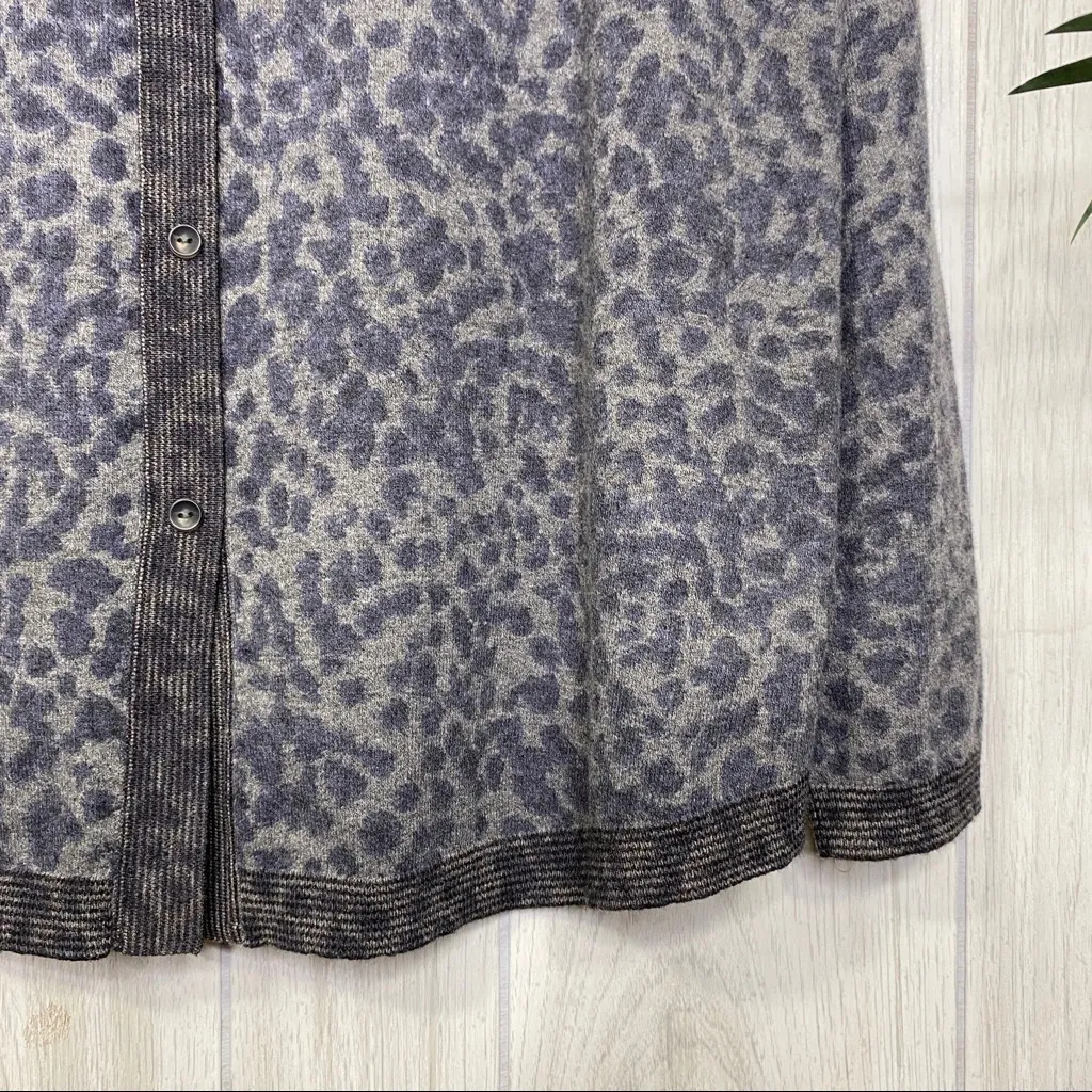 Democracy  Animal Print Button Back Sweater size M Medium - Image 8