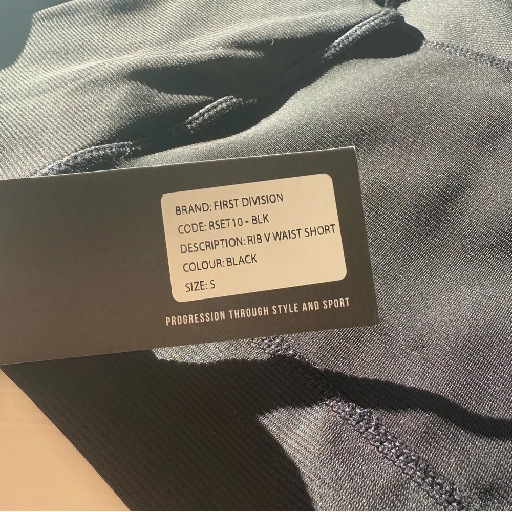 NWT FIRST DIVISION SPORT BRA AND RIBBED CROSS SHORT BLACK WORKOUT SET SIZE SMALL - Image 15