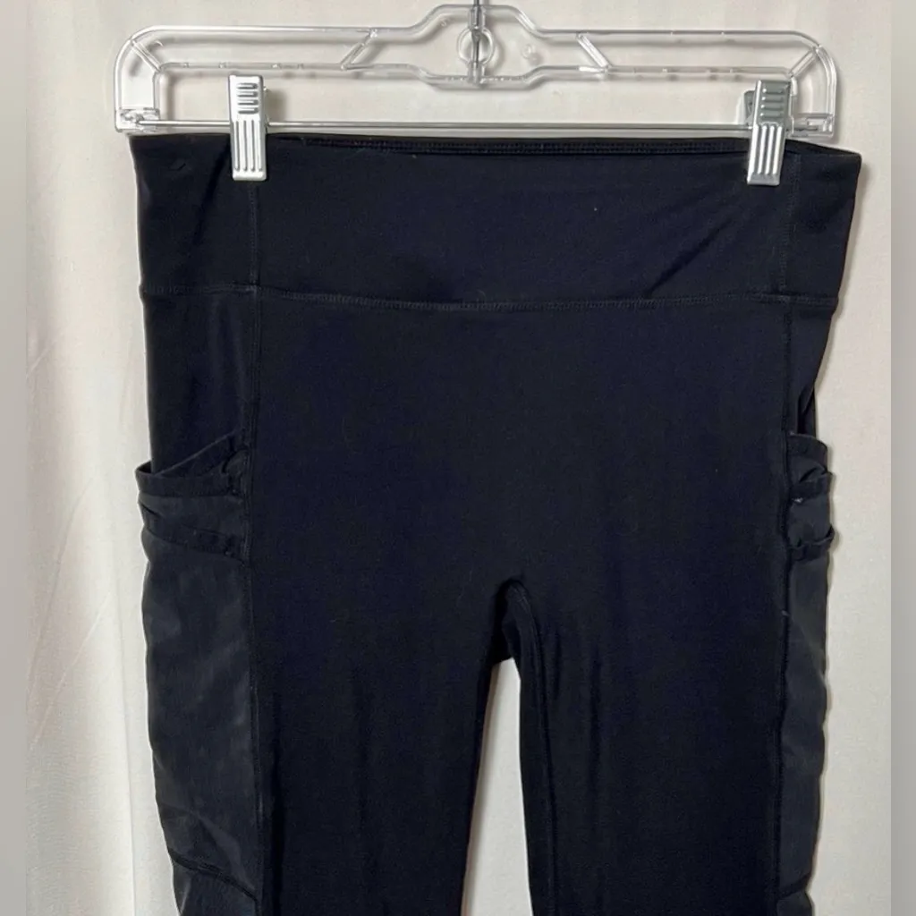 Fabletics  Black High-Waisted 7/8 Pocket Leggings with Mesh Sides Size Medium - Image 2