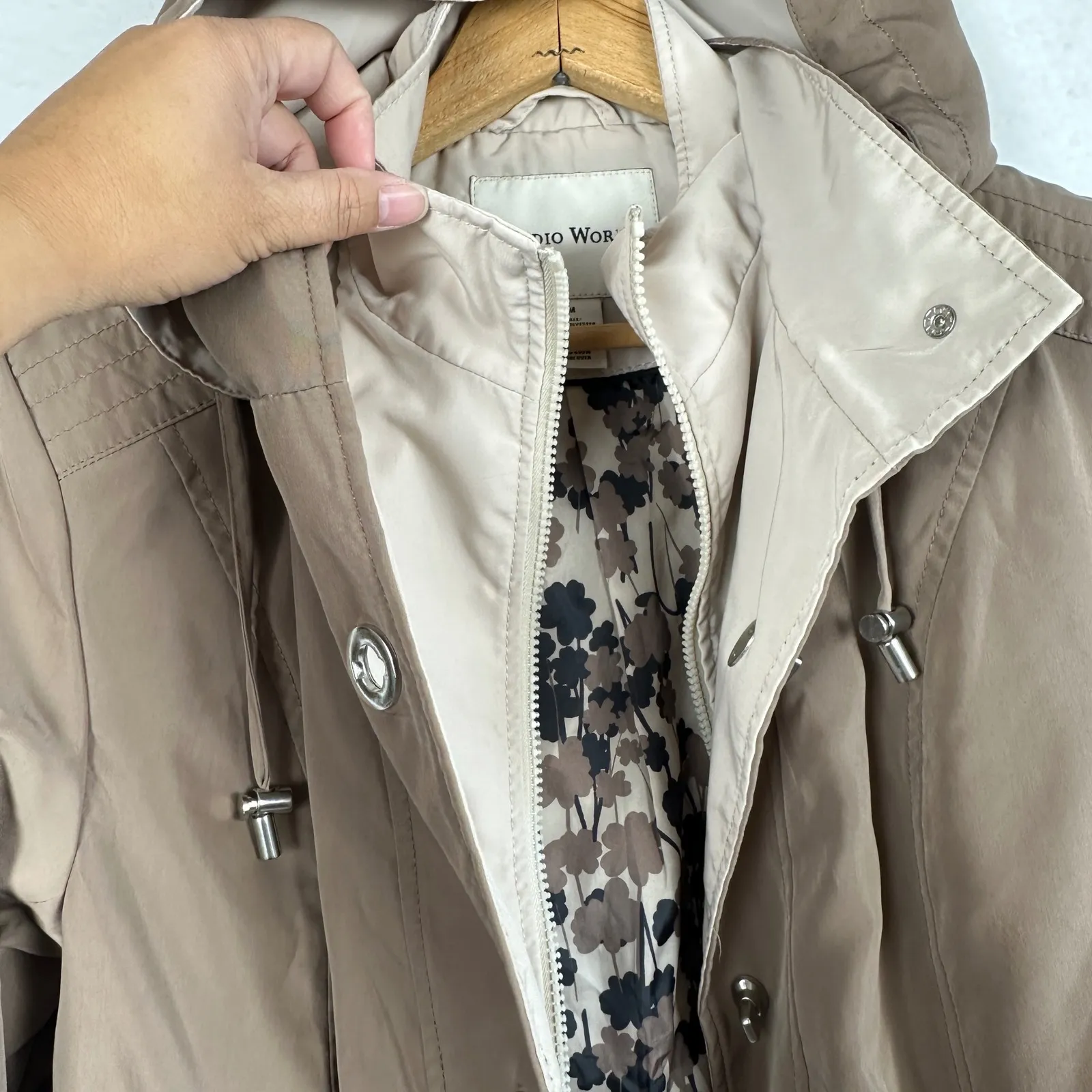 Studio‎ Works Womens Hooded Rain Coat Jacket Lightweight Brown Medium - Image 9