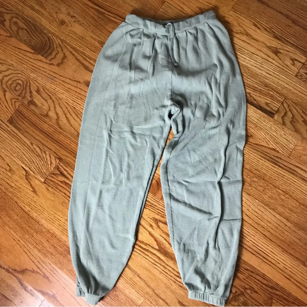 Skims Mineral Sage Green Hoodie and Jogger Set - Image 9