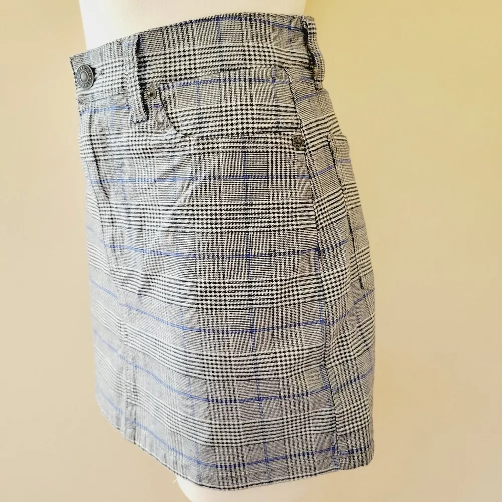 American Eagle plaid 90s schoolgirl denim mini skirt size 6 - Image 5