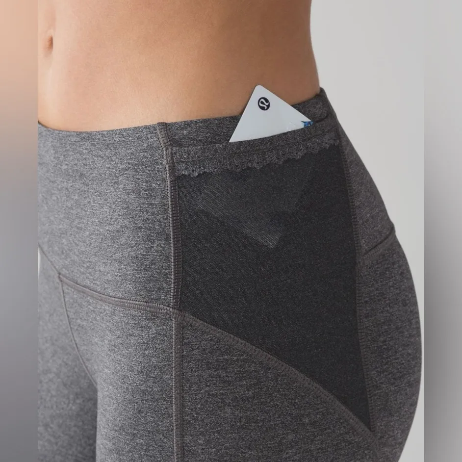 Lululemon Free Runner Crop Heathered Black Gray Women’s Size 8 - Image 3