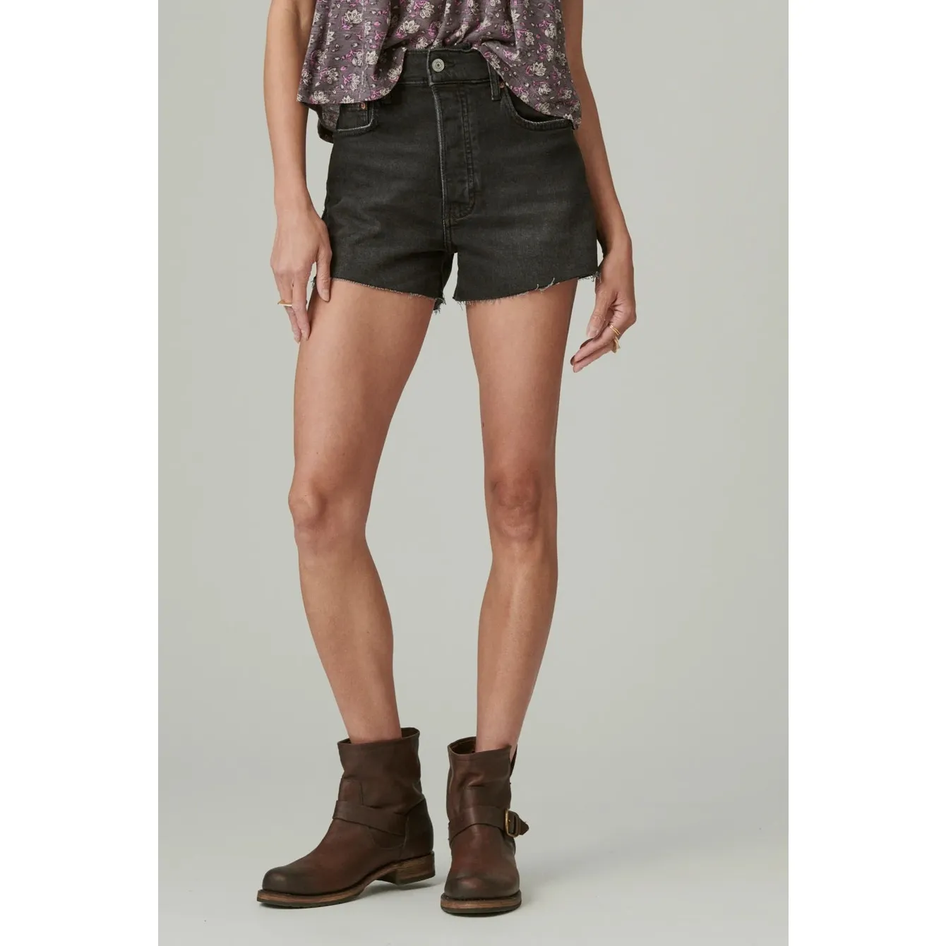 Lucky Brand Dialogue Black Wash Denim High Rise Cut-Off Mom Jean Shorts 14/32 - Image 2