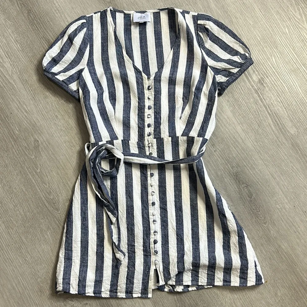 J.O.A • striped linen blend mini dress - Image 5