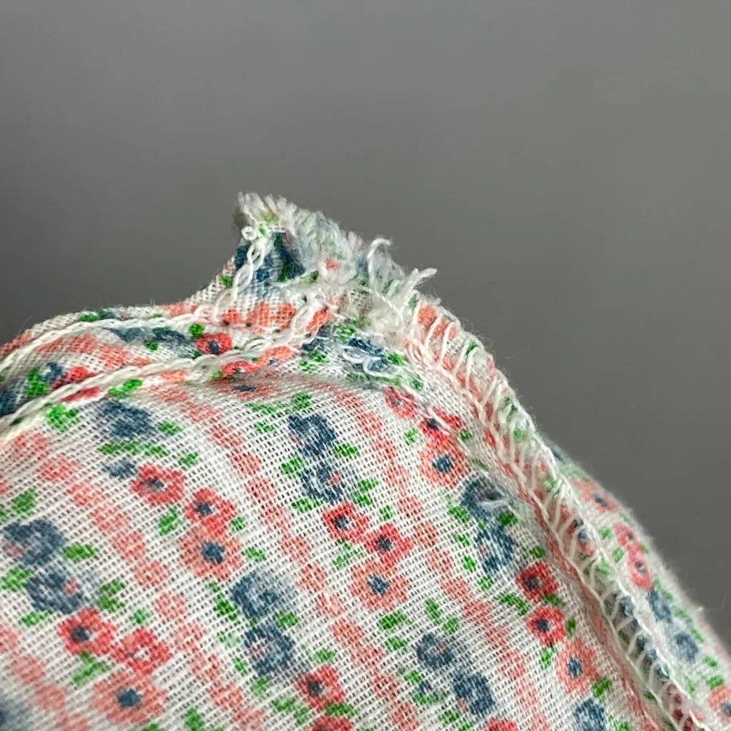 Vintage Sleeveless Blouse Dagger Collar Floral Stripes Button - Image 10