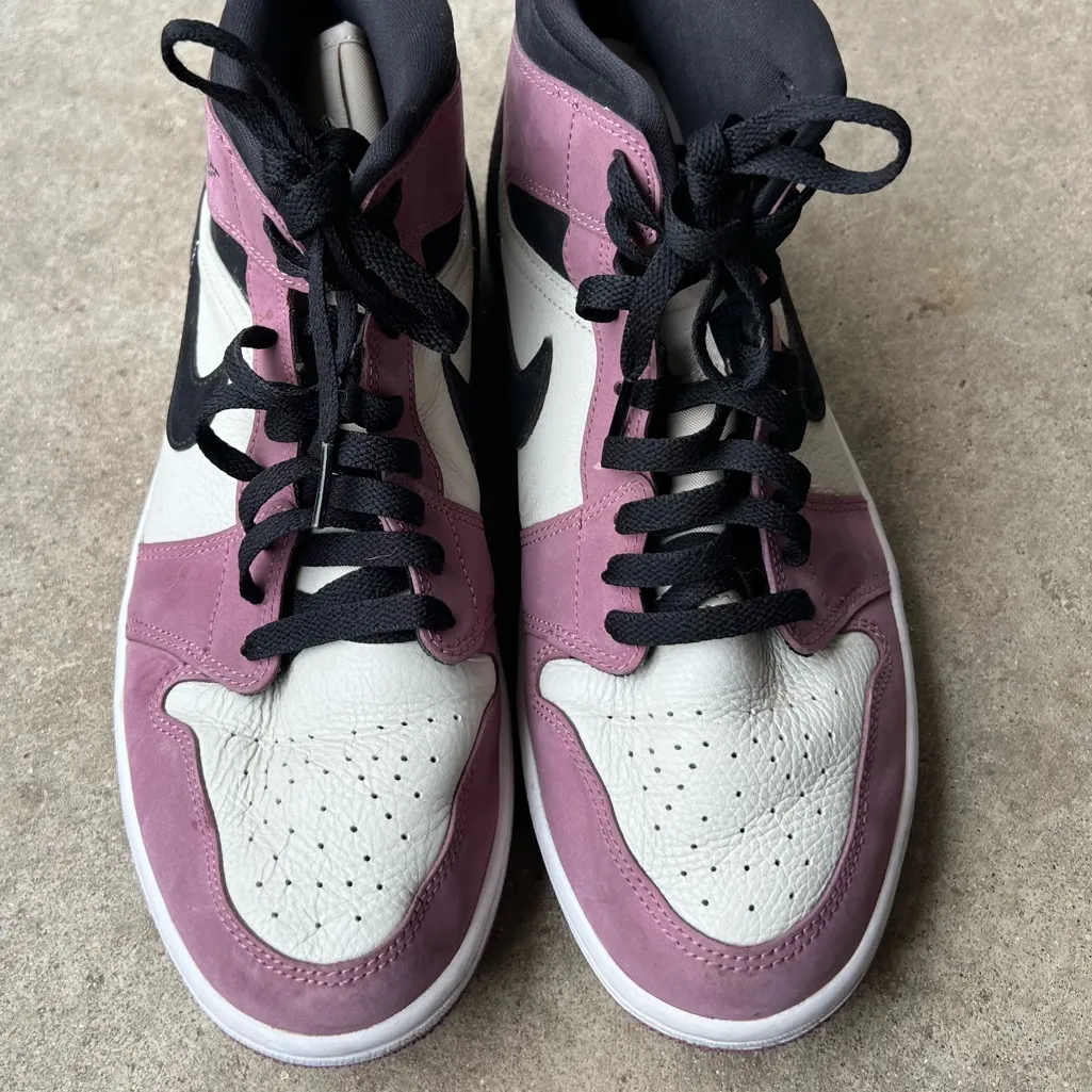NIKE Air JORDAN 1 RETRO MID SE Black Mulberry Pink Size 10.5W / 9M DC7267 500 - Image 13