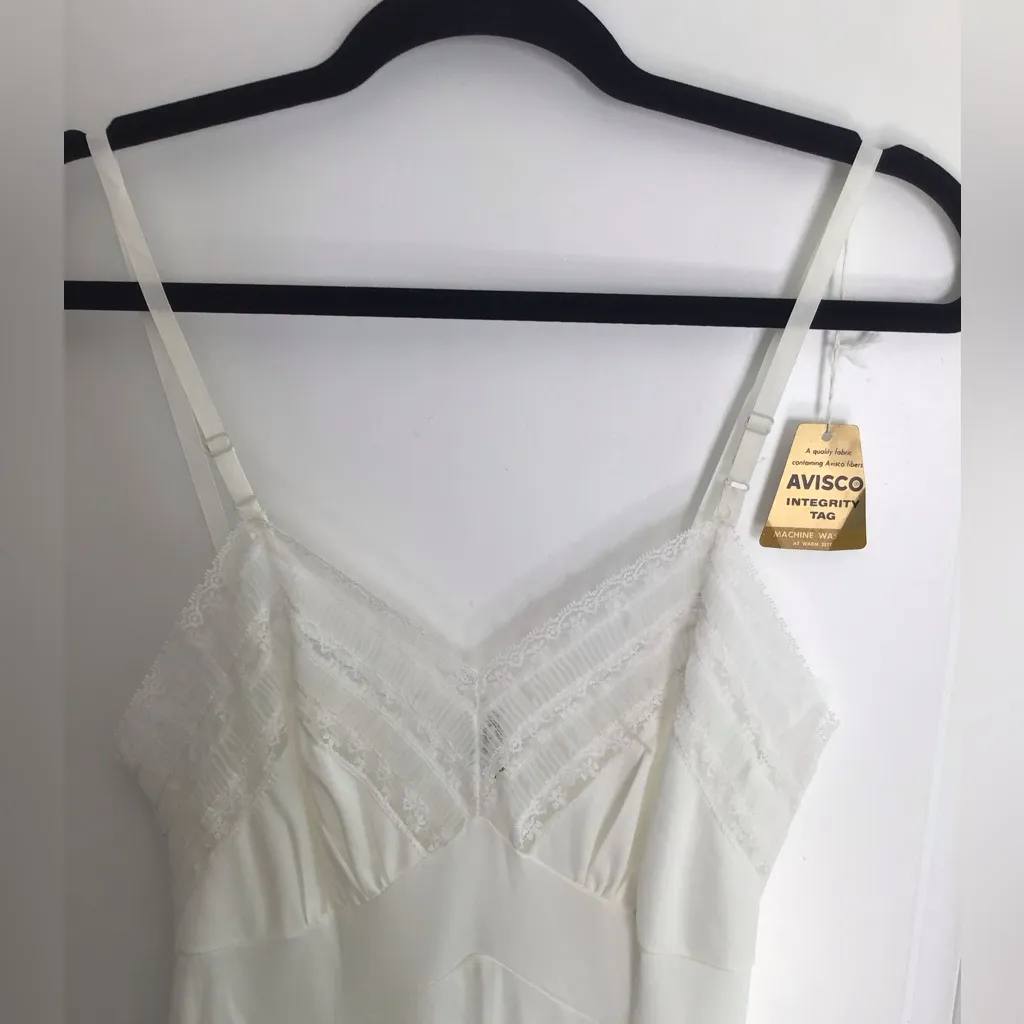 Vtg Nightgown Aristocrat Size 34 White - Image 2