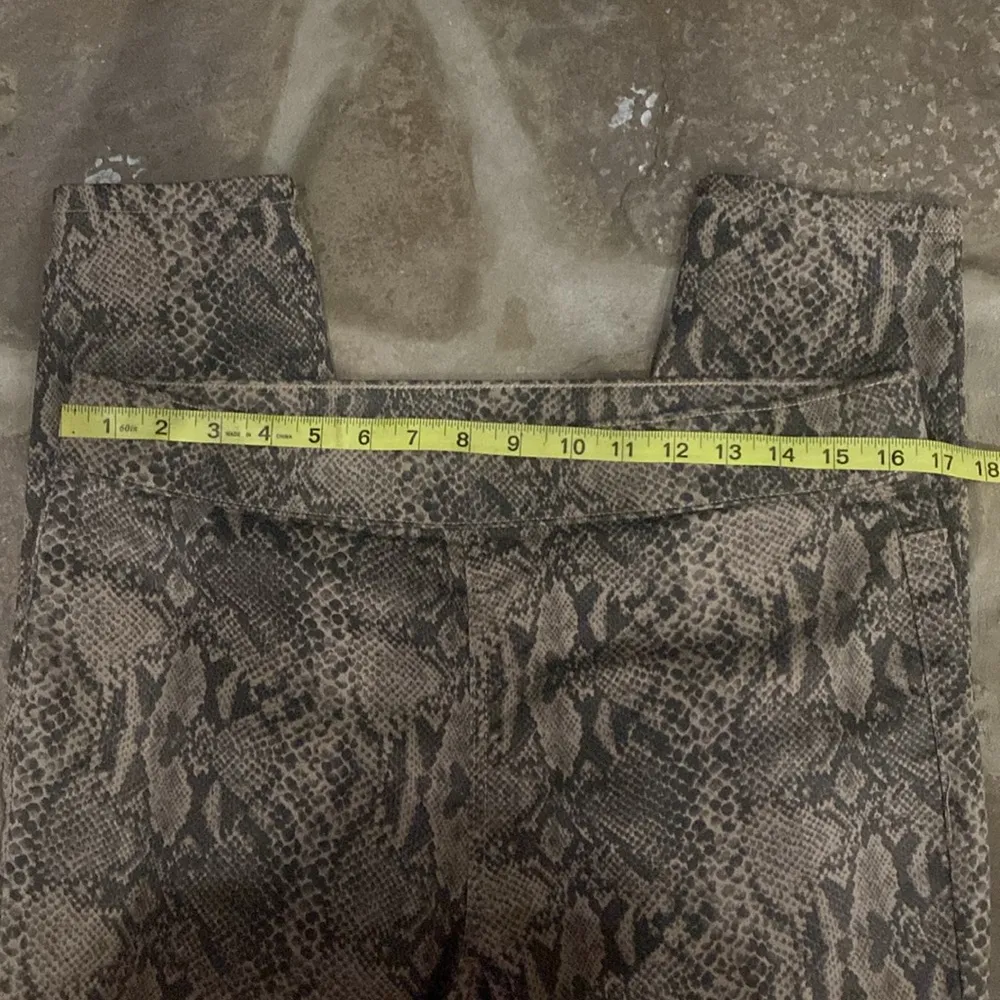 NY&Co snake print snakeskin tan brown black pull on skinny pants size L NWOT Size L - Image 5