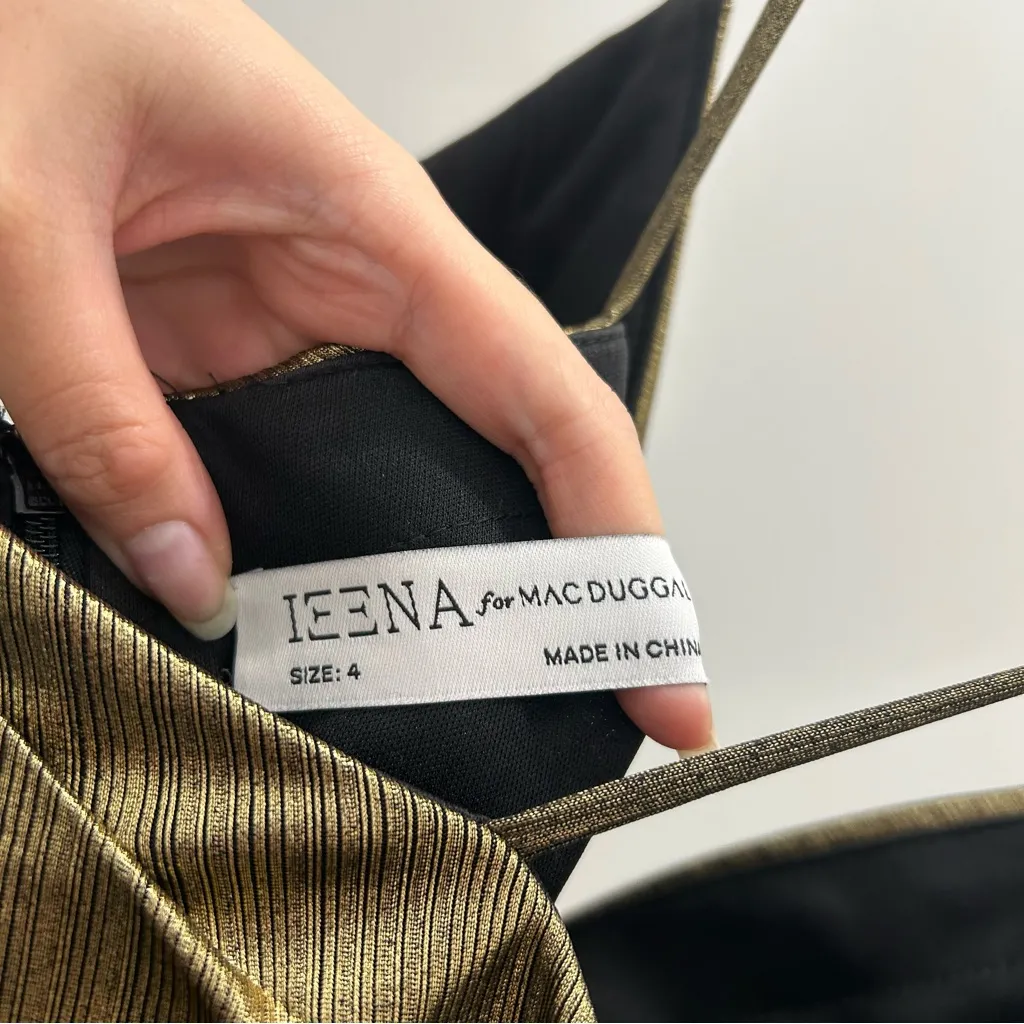 Mac Duggal Metallic Low-Back Plunge Column Gown - Image 12