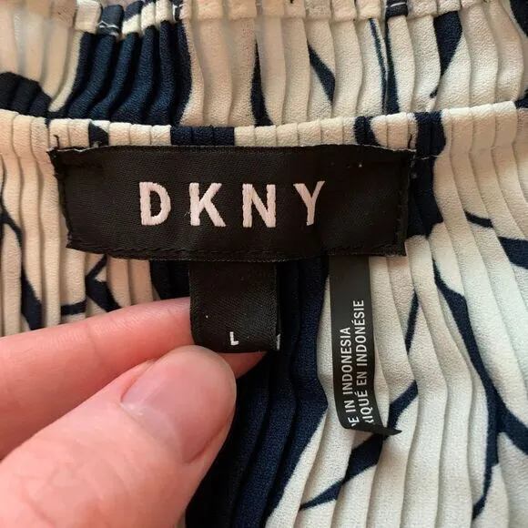 DKNY Women's‎ Floral Pleated High Tie Neck Sleeveless Blouse Navy Size Large - Image 4
