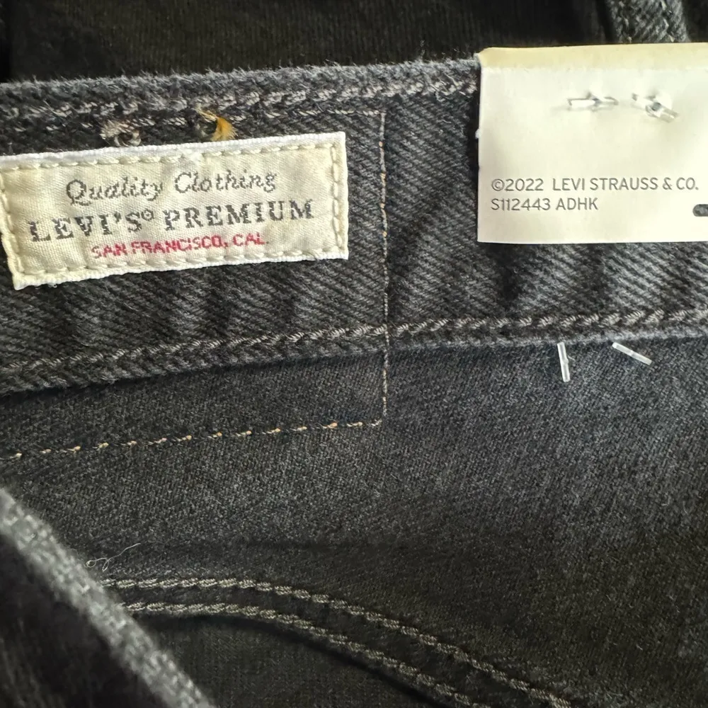 Levi’s 501 Black Distressed High Rise Raw Hem Denim Jean Shorts Size 26 New - Image 5