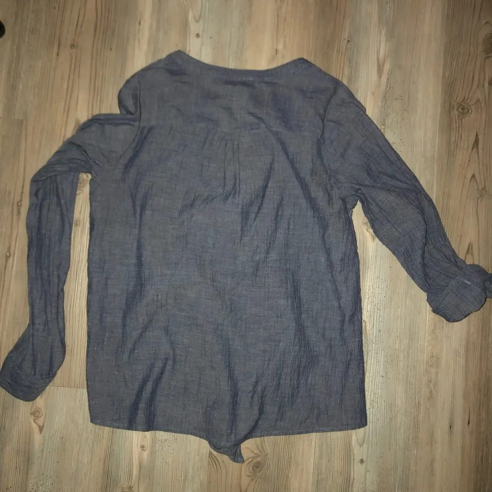 The Limited , medium, like new condition - Image 5