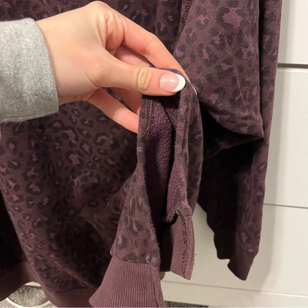 American Eagle Maroon Cheetah Leopard - Image 5