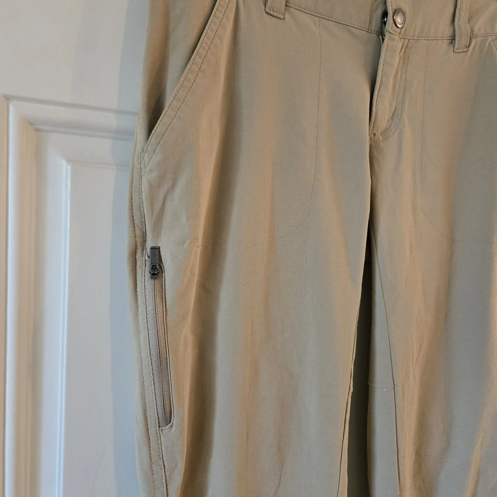 Columbia Omni Shield Cropped Pants Women Size 4 Capris Active Outdoor Hiking Tan - Image 3