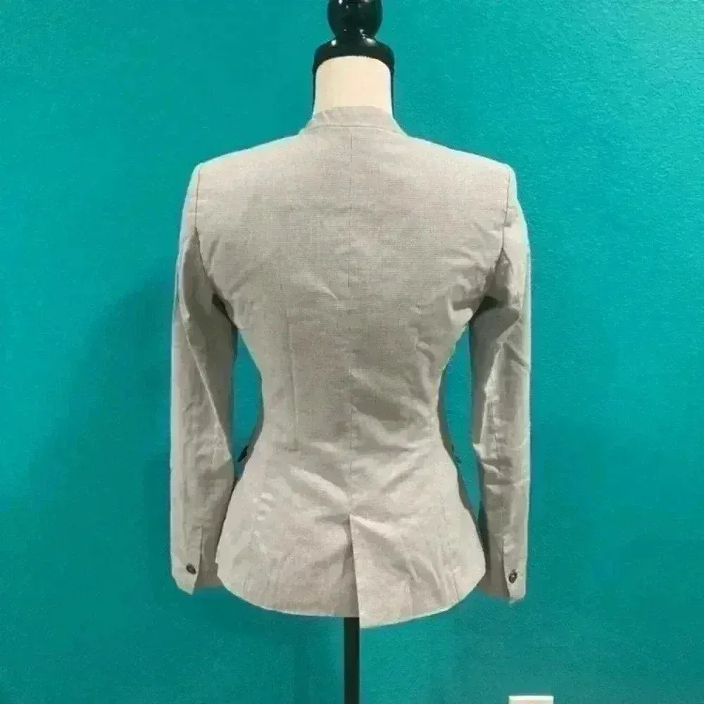 Zara grey and white blazer in size 2 - Image 3