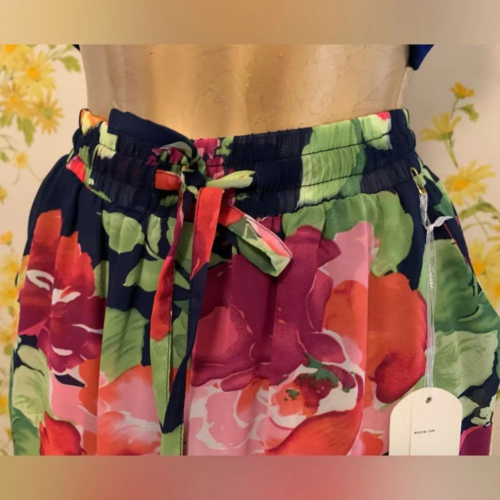 Drawstring wide leg floral pants size S - Image 3