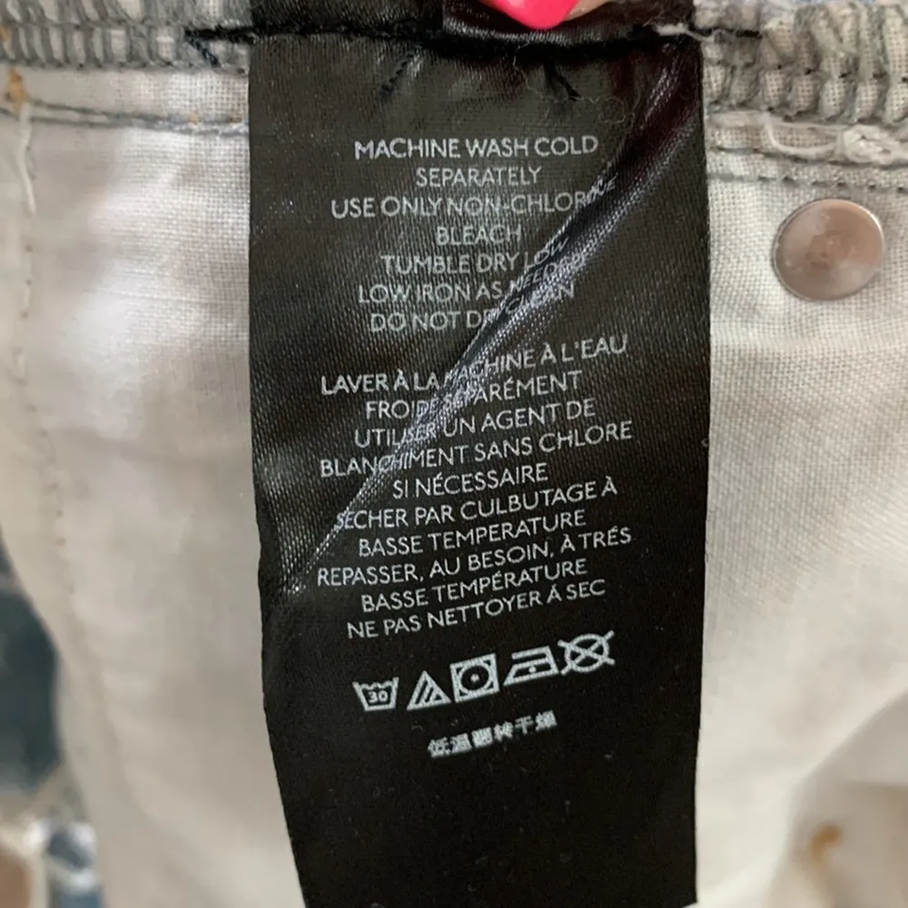 Urban Outfitters BDG Girlfriend High-Rise Light Wash Cutoff Jean Shorts - Image 6