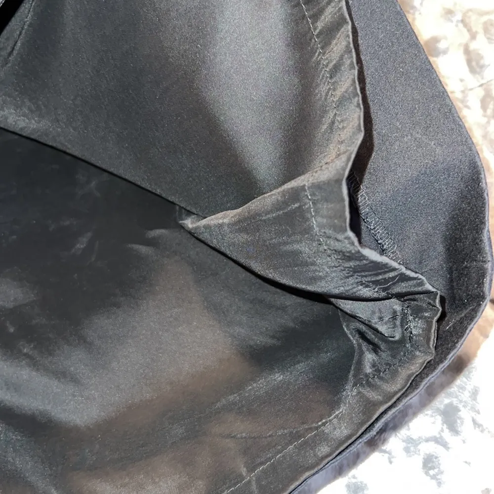 TALBOTS size 10 womens black zip back lined skirt with 2 front pockets - Image 2