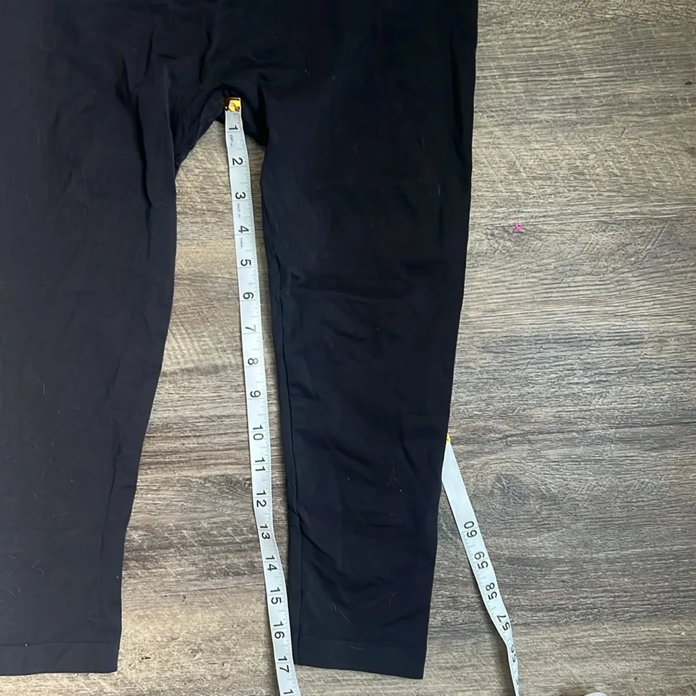 Gymshark  Womens cropped leggings, Size S 🔵 - Image 9