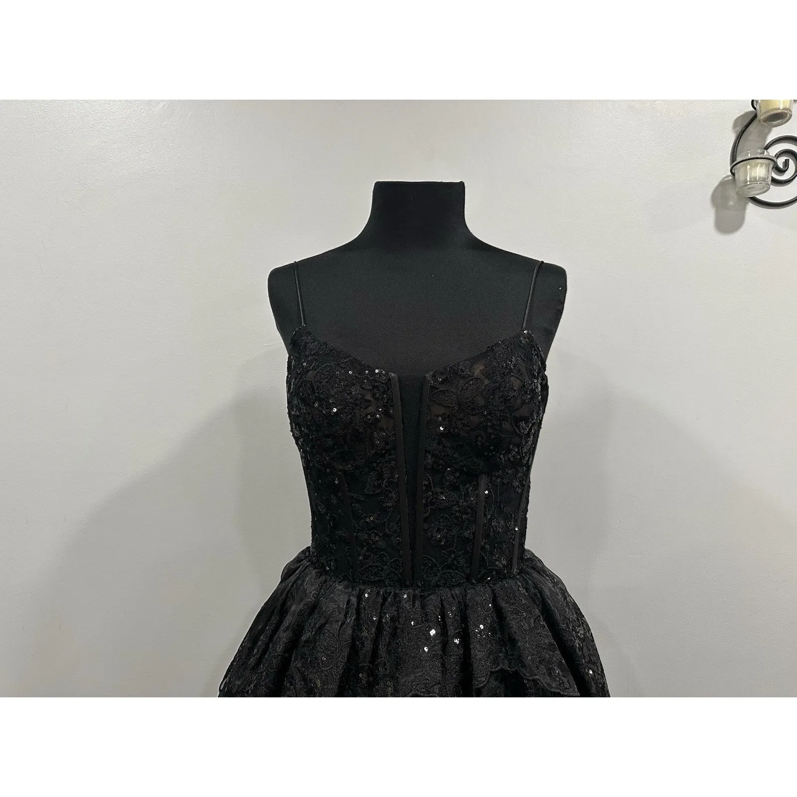 Jovani Embroidered Tiered Ballgown with Slit in black Sz 6 NEW - Image 2