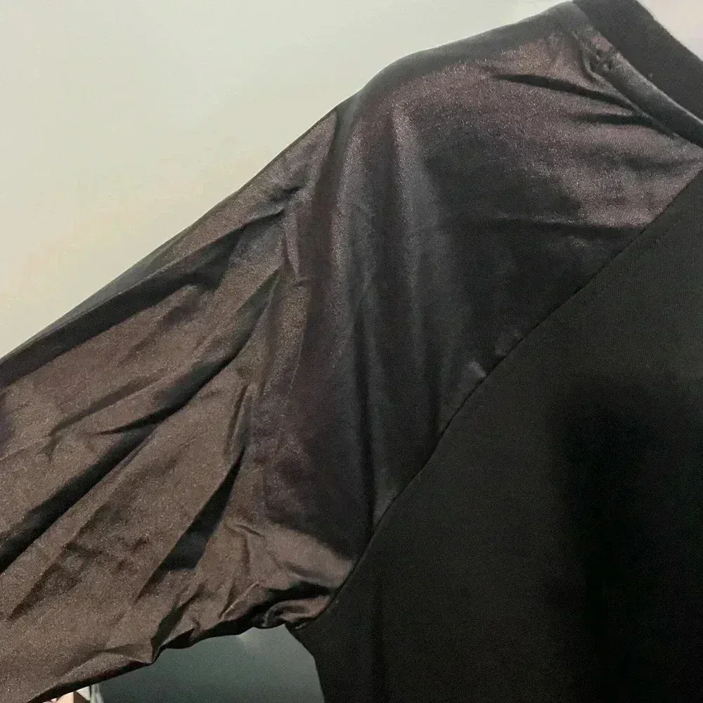 Victoria sport faux leather sweatshirt size small B4‎ - Image 7