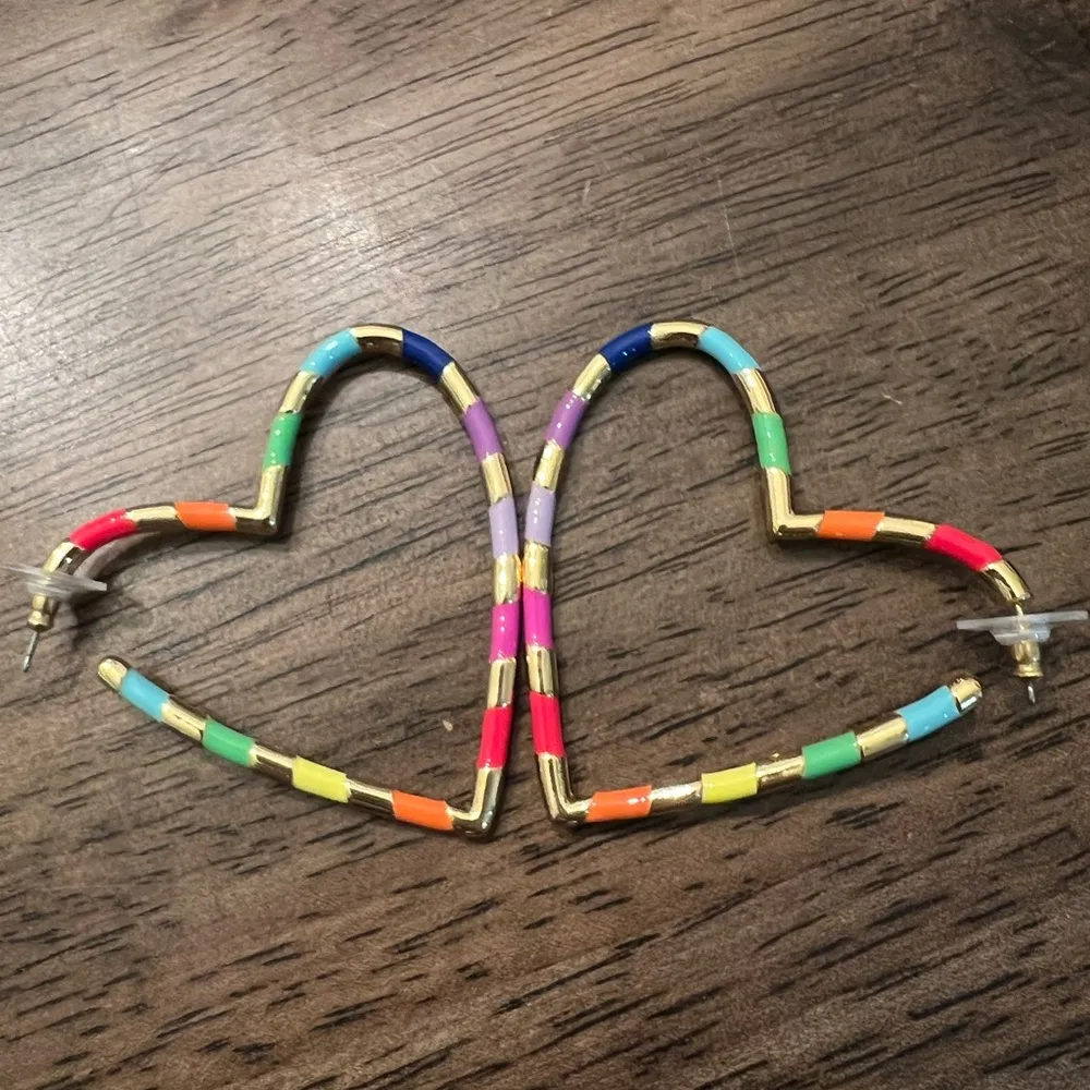 Bauble Bar Heart Earrings Hoop Rainbow Stripes Gold Tone Metal 2” - Image 2