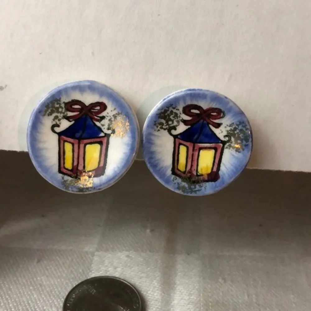 1950’s ceramic tiny art clip earring. Blue - Image 6