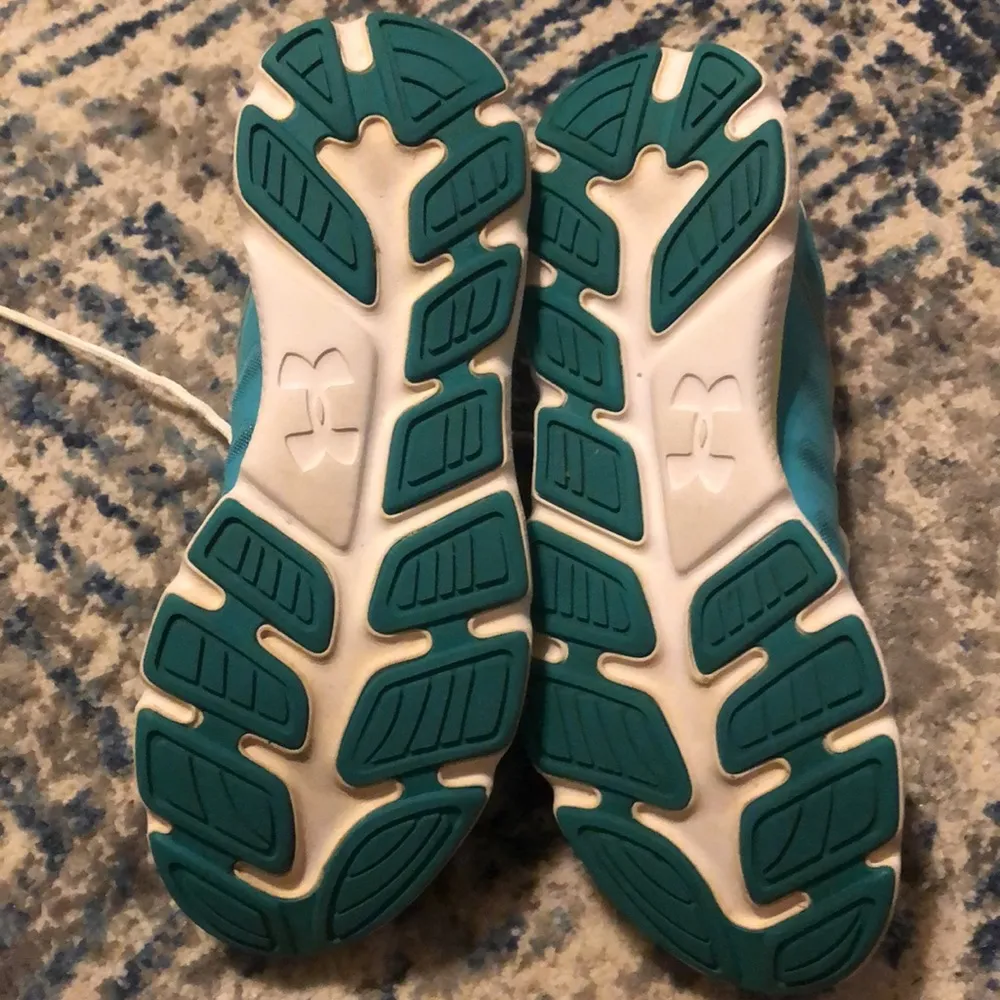 Under Armour Running Shoes Size 9-EUC - Image 6
