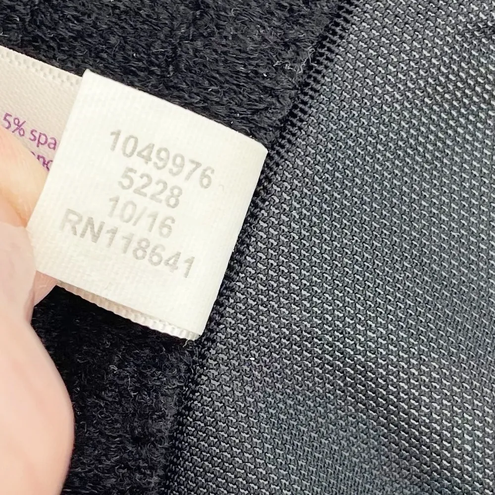 Cacique T-Shirt Bra Black Velvet Lace Trim Keyhole Front Size 44DD Lightly Lined - Image 9