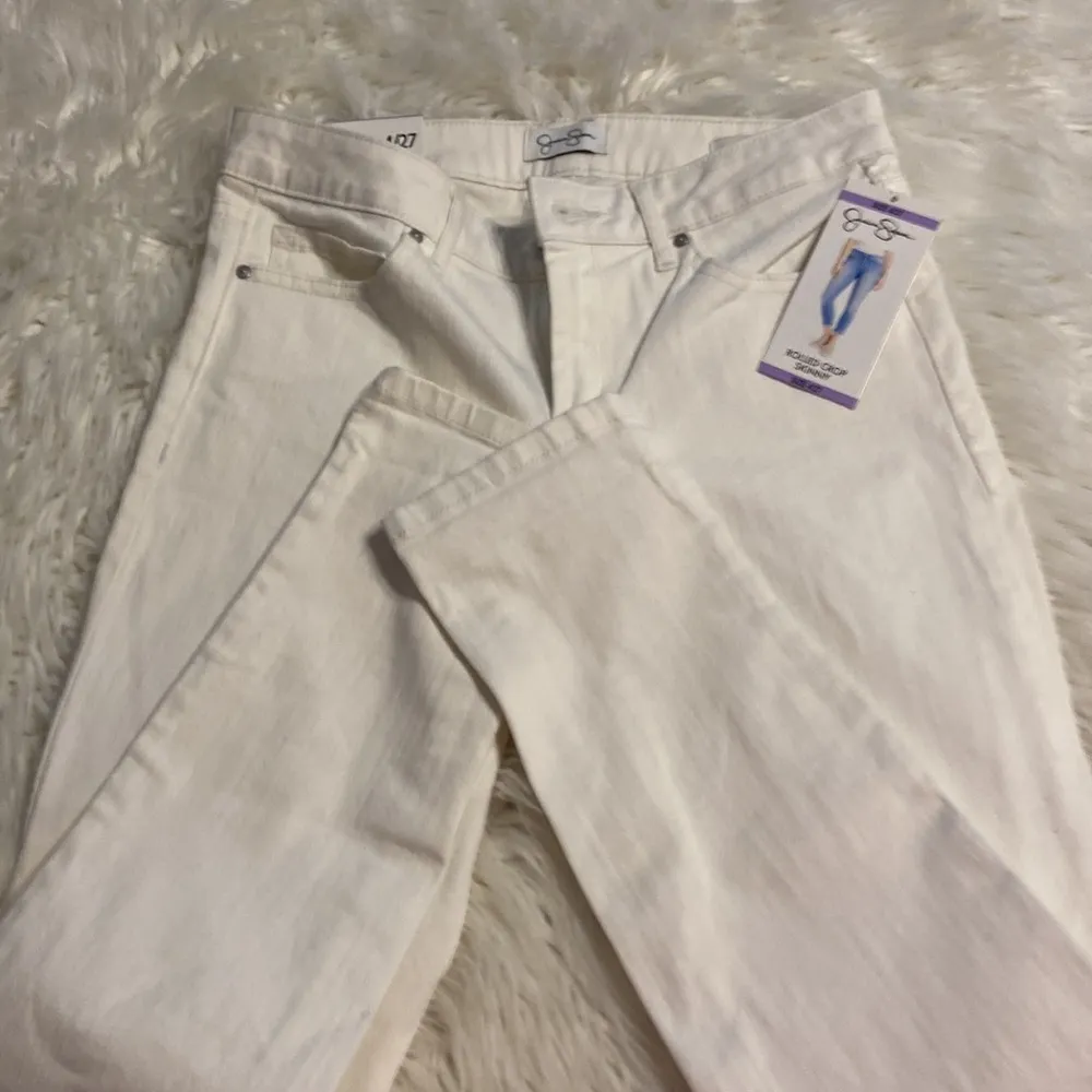 Jessica Simpson Rolled Crop Skinny White Jeans size 4 inseam 27” brand new - Image 12