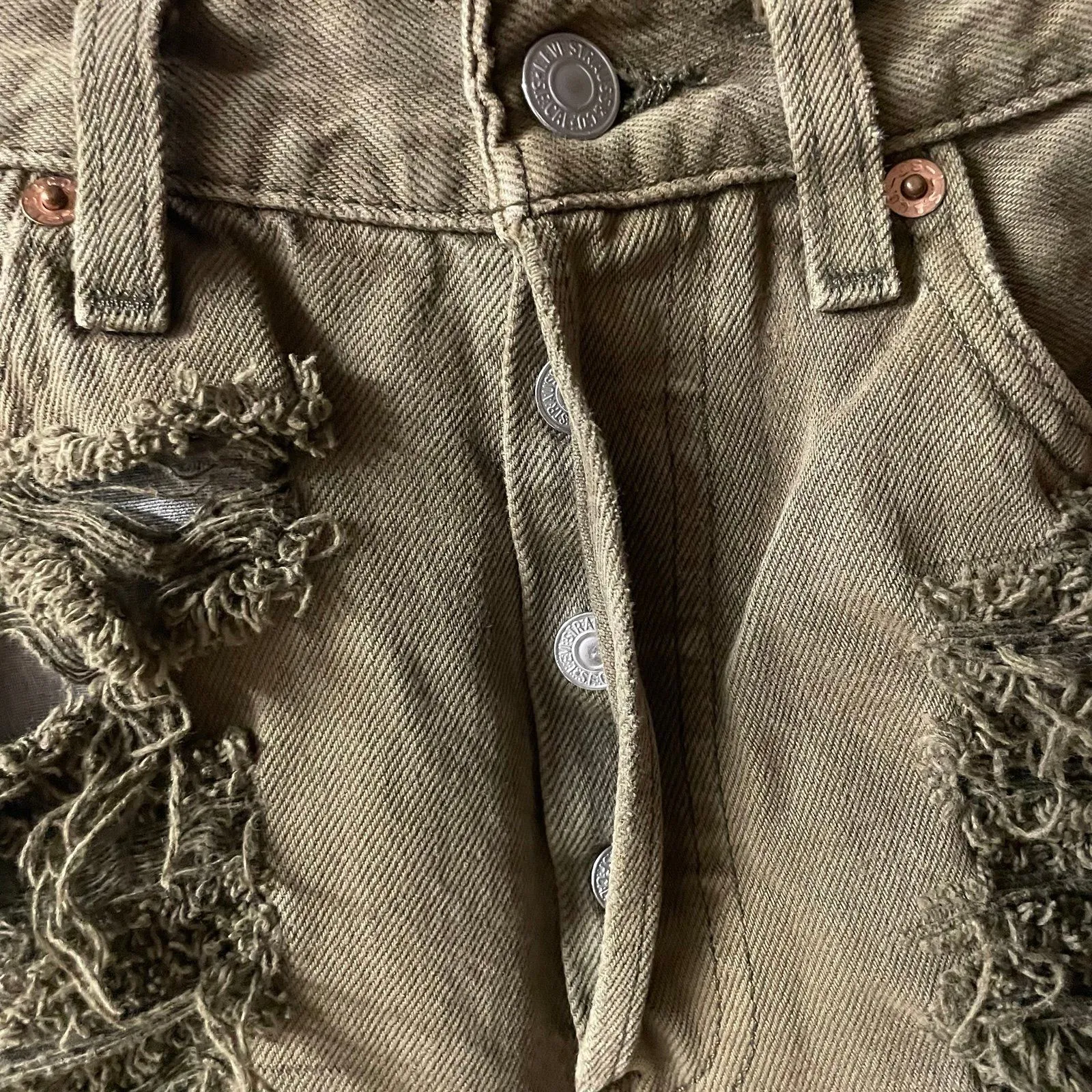 Vintage Levi’s 501 Olive Green Distressed Denim Cutoff Shorts Size 28 (26”) GUC - Image 3