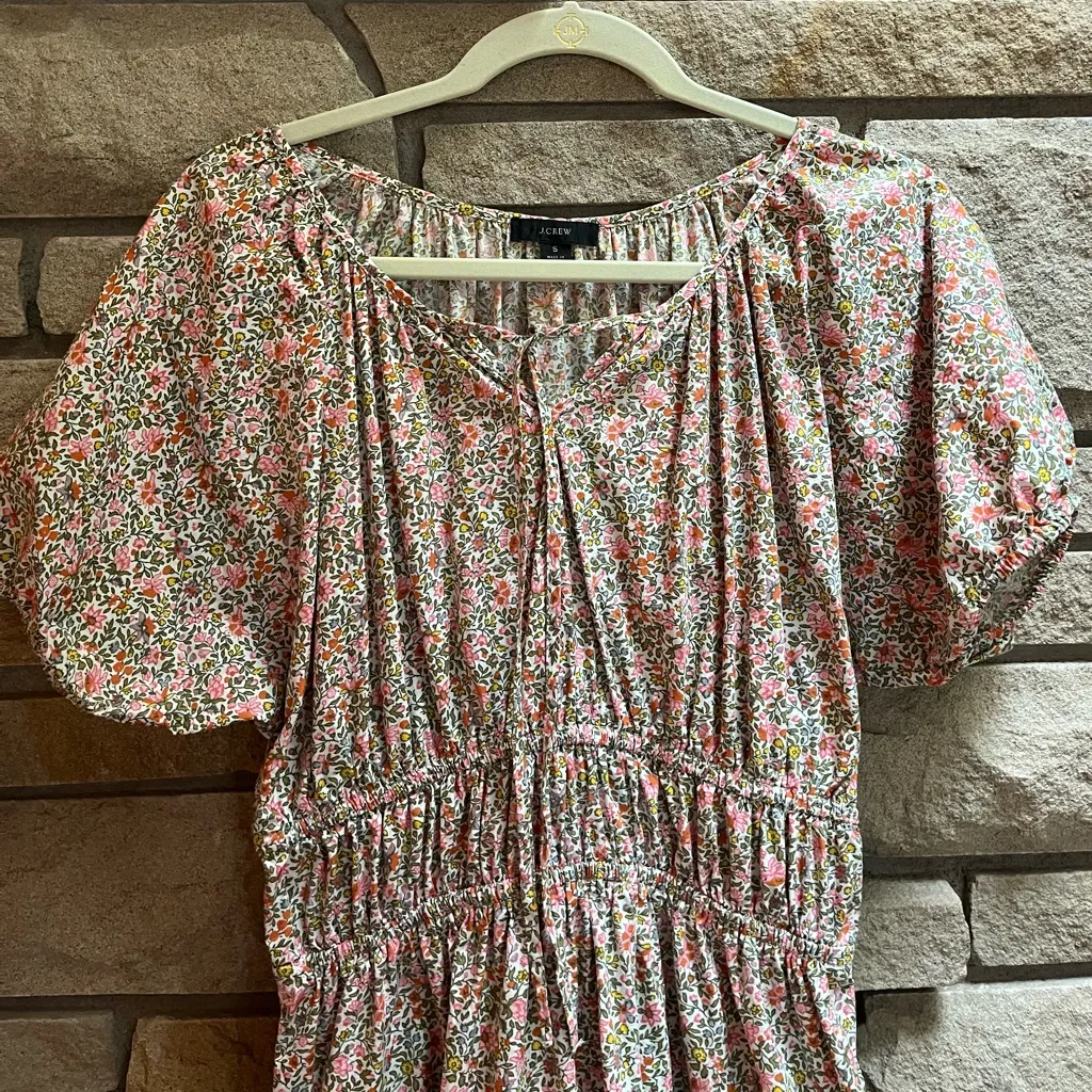 JCrew Cinched waist puff-sleeve dress scattered blooms Pink Green floral small - Image 5