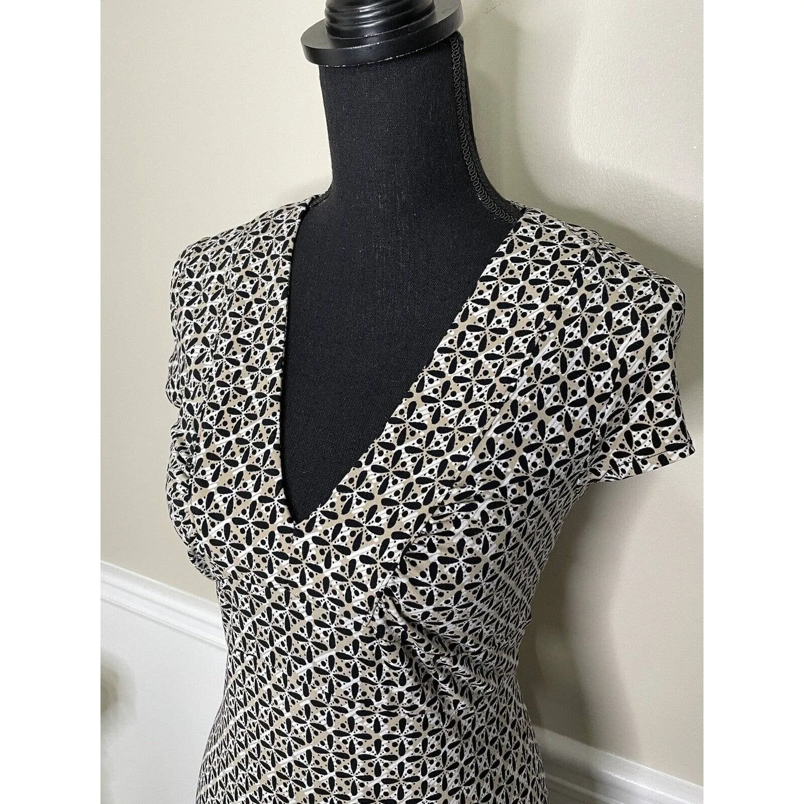 Axcess A Liz Claiborne Company Black And Tan Geo Print Dress Size Small - Image 3