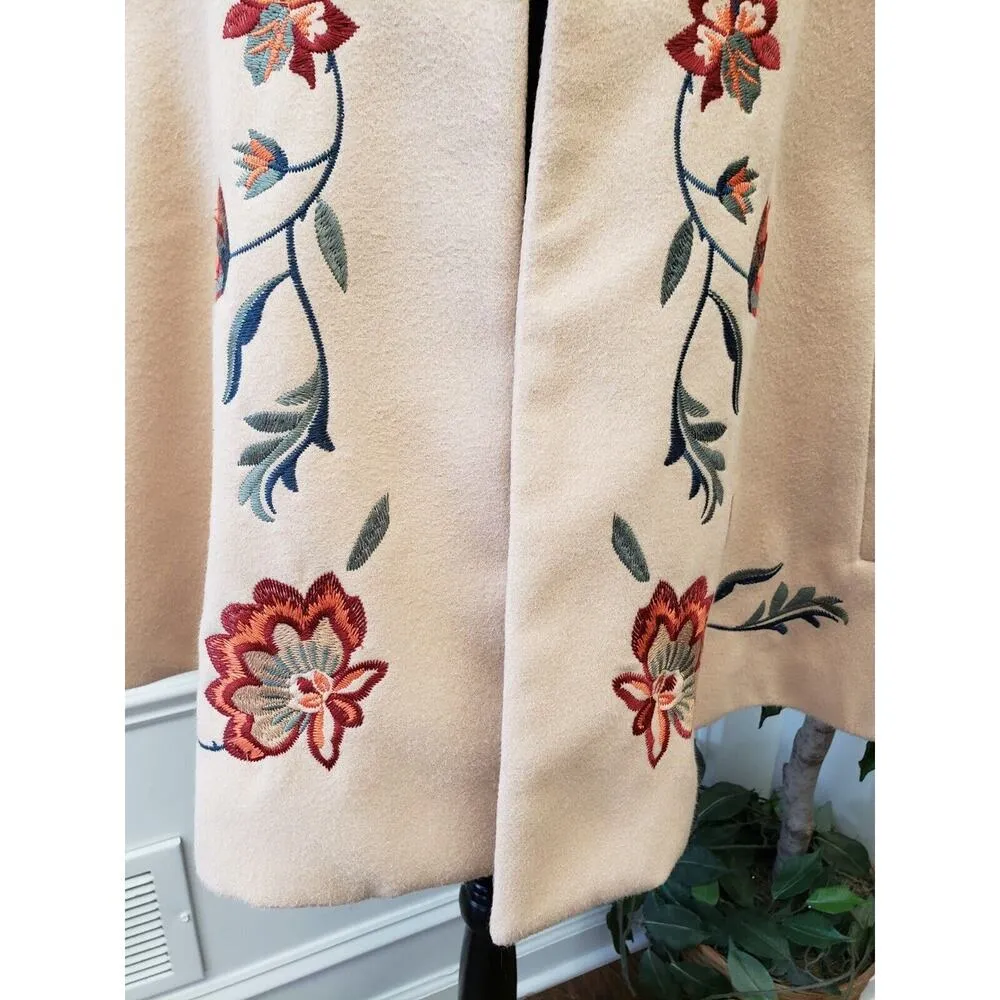 Jealous Tomato Women's Beige Floral Embroidered Lined Pockets Cape Poncho Small - Image 3