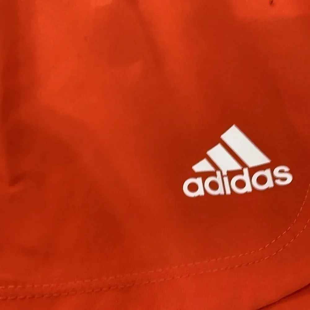 Adidas women shorts  2 X - Image 3