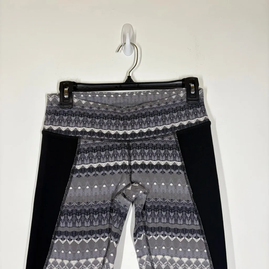 Alo Illusion 3 Tribal Print Leggings Size Medium - Image 5
