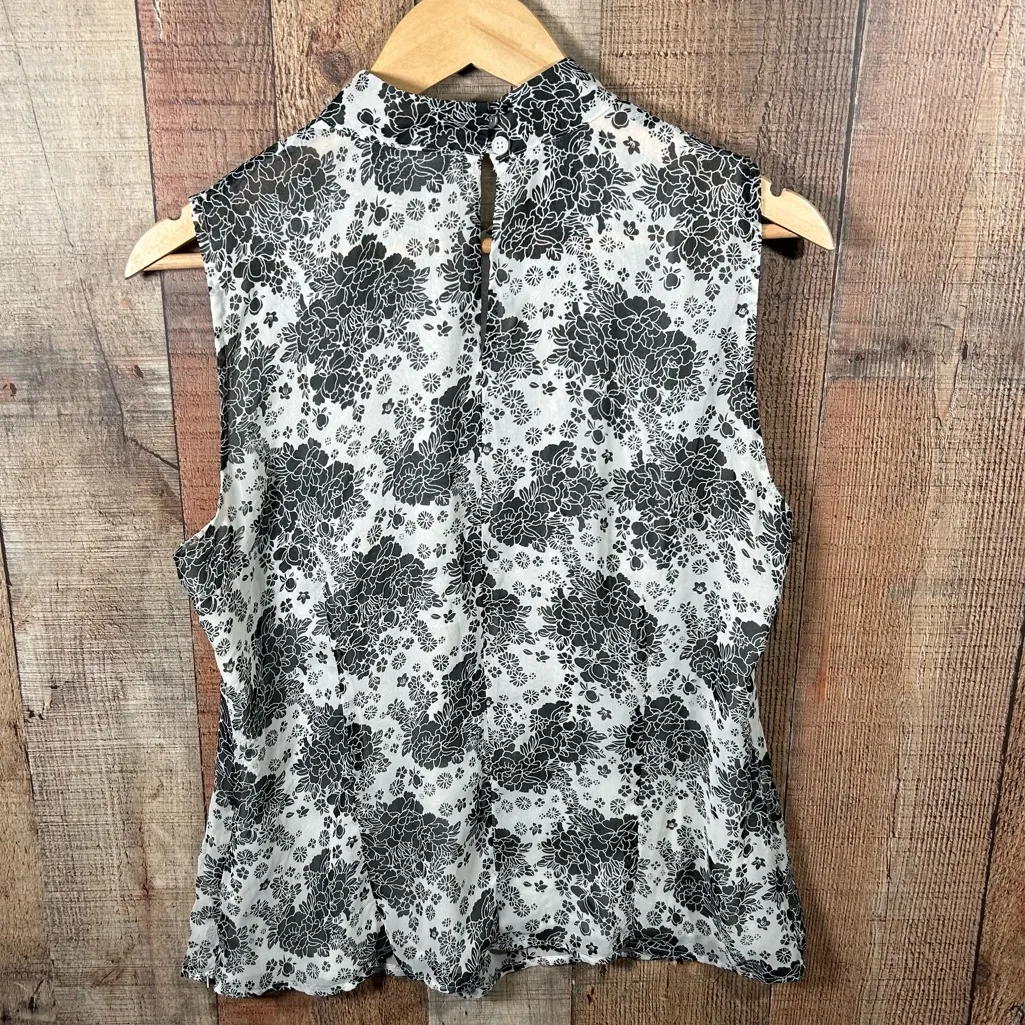 Black White Floral Blouse XL Sleeveless Mock Neck Lined Side Zip Career Workwear - Image 6