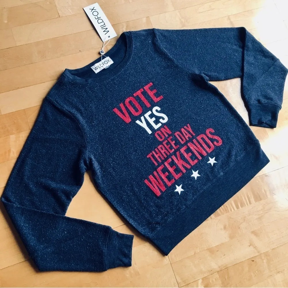 Wildfox “VOTE YES ON THREE DAY WEEKENDS” Lounge Top, Navy Blue, Red, Size XS - Image 15