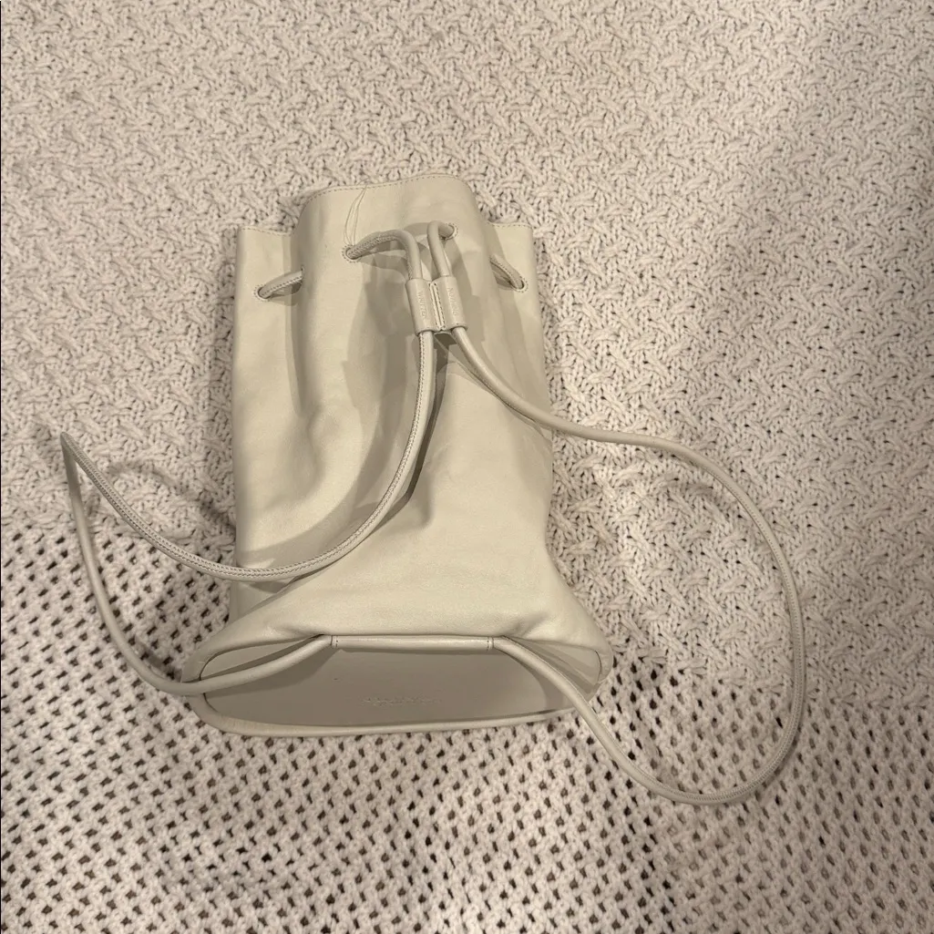 NOTHING WRITTEN Elegant off White Leather Bucket Bag - Image 9