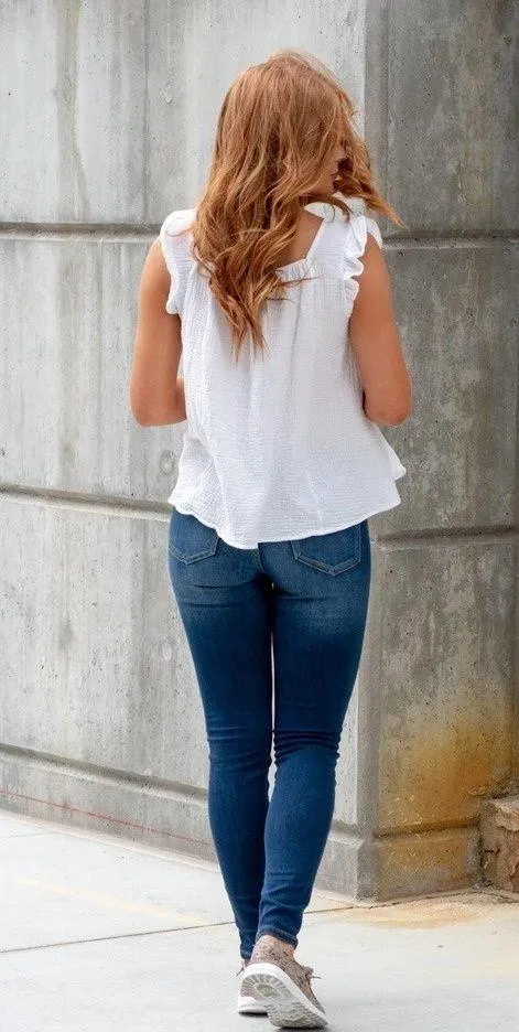 KanCan Women's Size 25 Dark Washed Blue Lola Mid Rise Skinny Jeans - Image 2