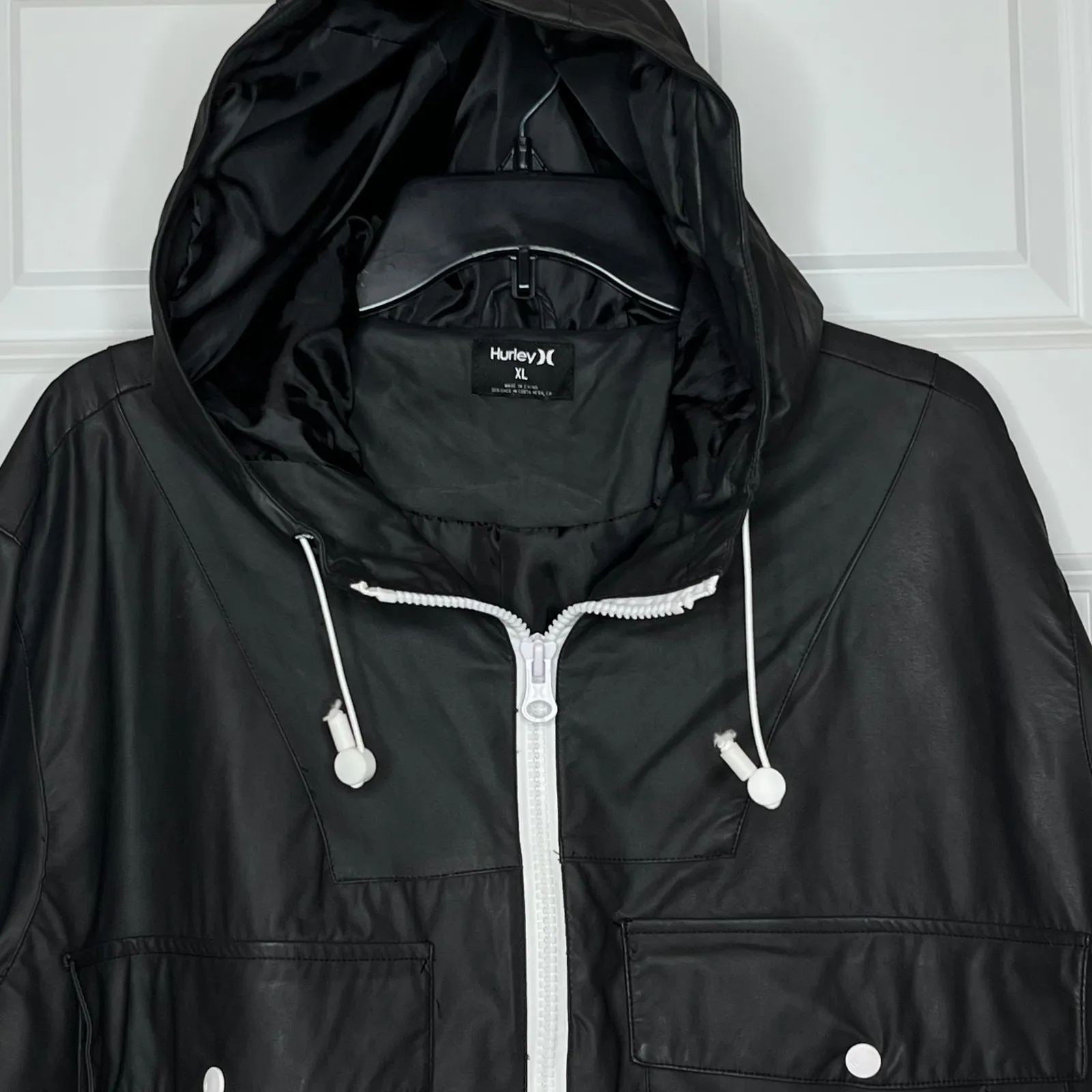 Hurley XL Black Hooded Rain Jacket Full Zip Cargo Pockets Womens Boxy Streetwear - Image 3
