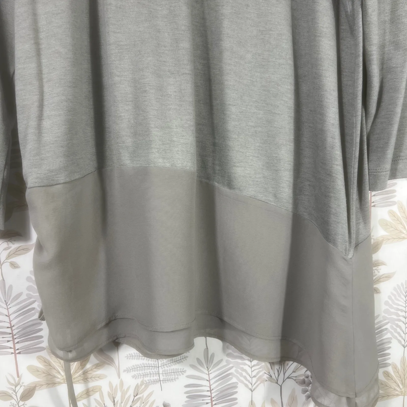 St. John Women's‎ Gray Tunic Top M 3/4 Sleeve Silk Hem Ruched Side Asymmetrical - Image 10