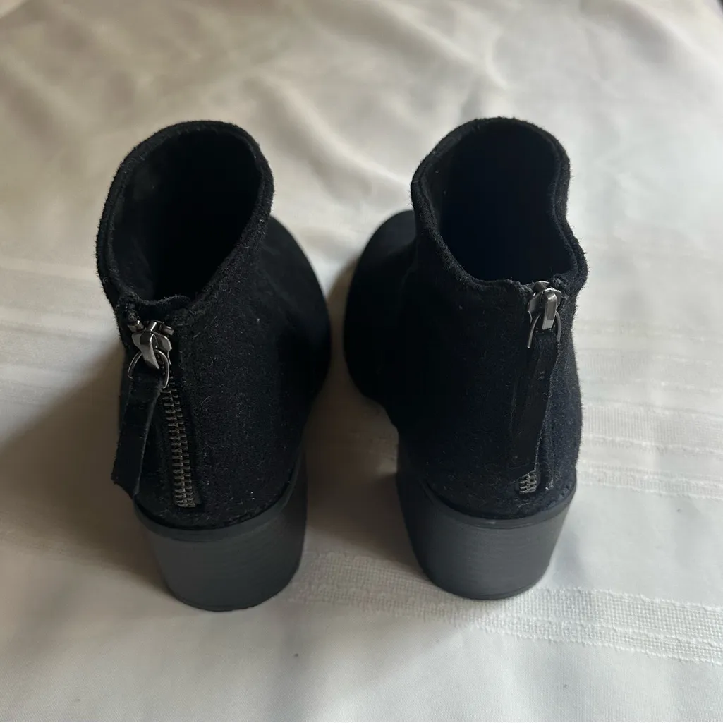 Toms  Classic Black Ankle Boots - Image 9