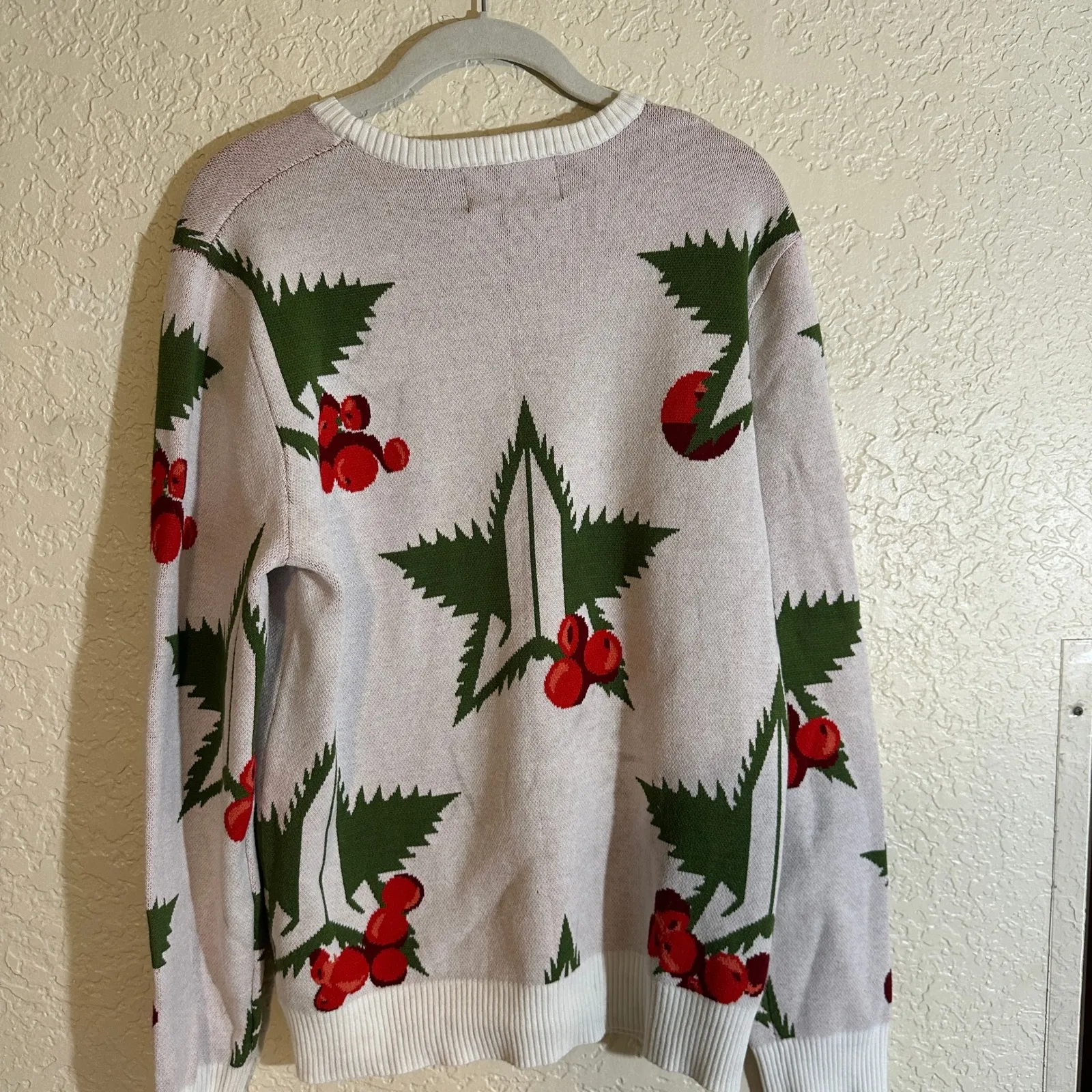 JEFFREY STAR GREEN LEAF RED BERRY WINTER EDITION‎ SWEATER SIZE XL - Image 9